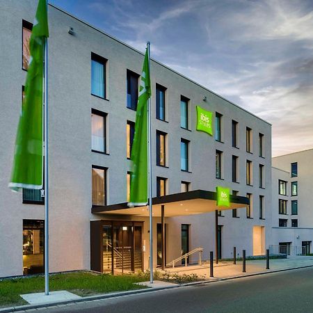 Hotel Ibis Styles FDH Esterno foto