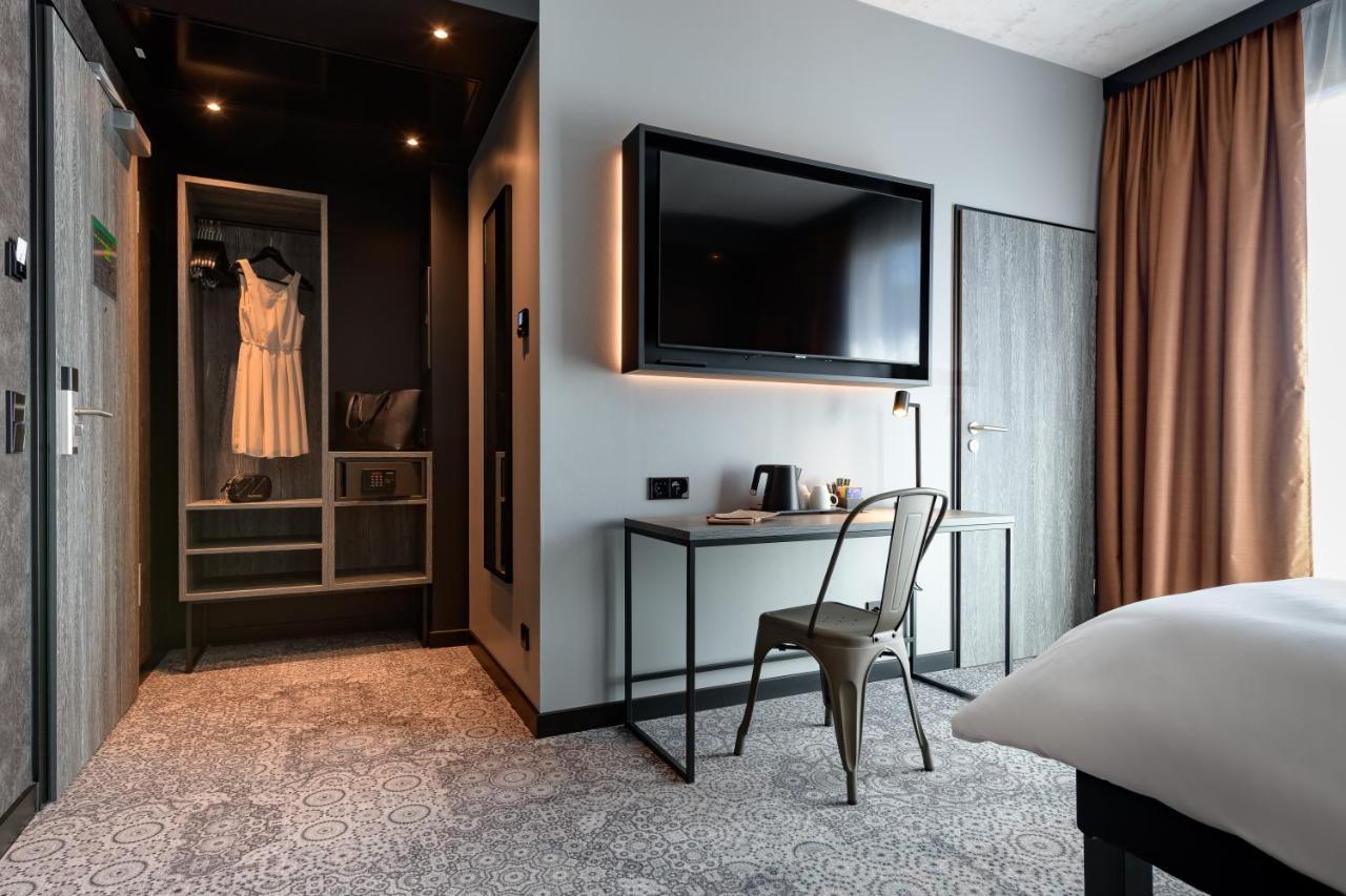 Hotel Ibis Styles FDH Esterno foto
