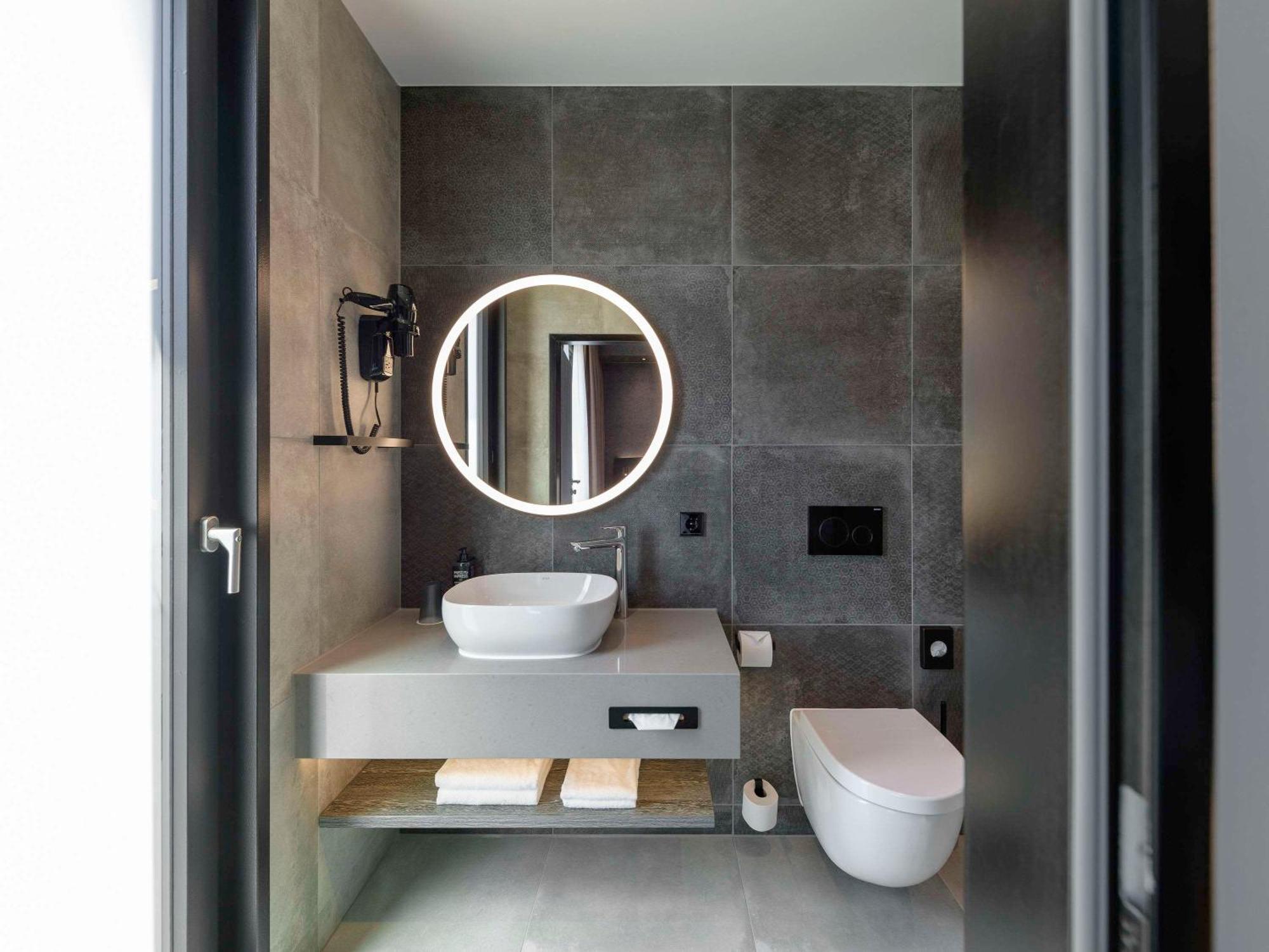 Hotel Ibis Styles FDH Esterno foto