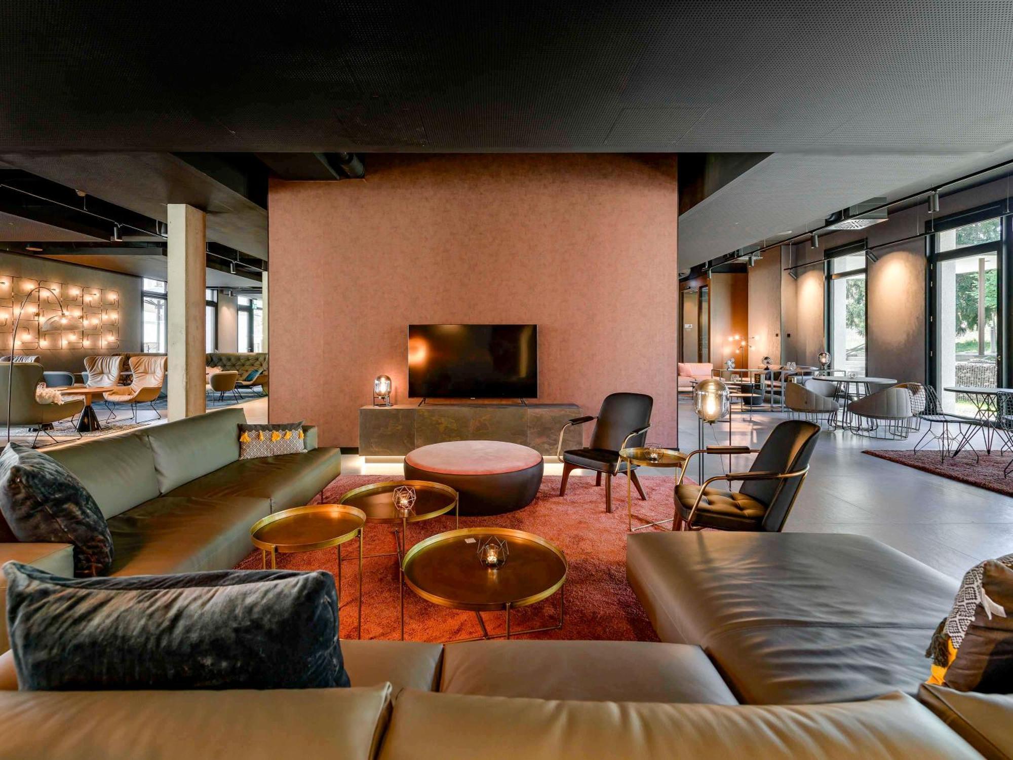Hotel Ibis Styles FDH Esterno foto