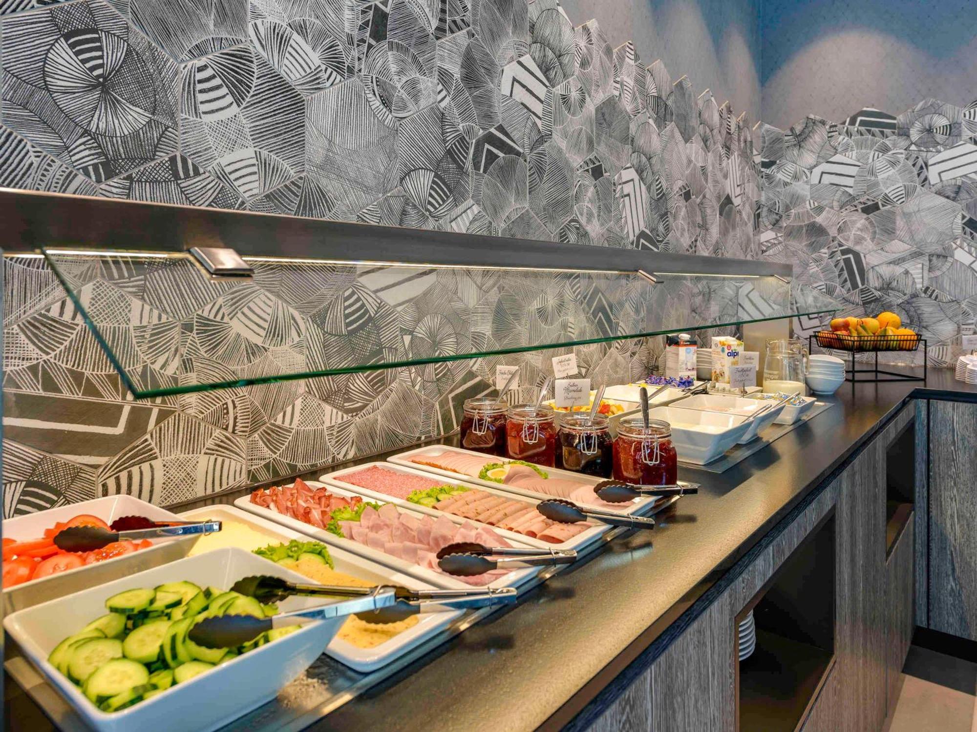 Hotel Ibis Styles FDH Esterno foto