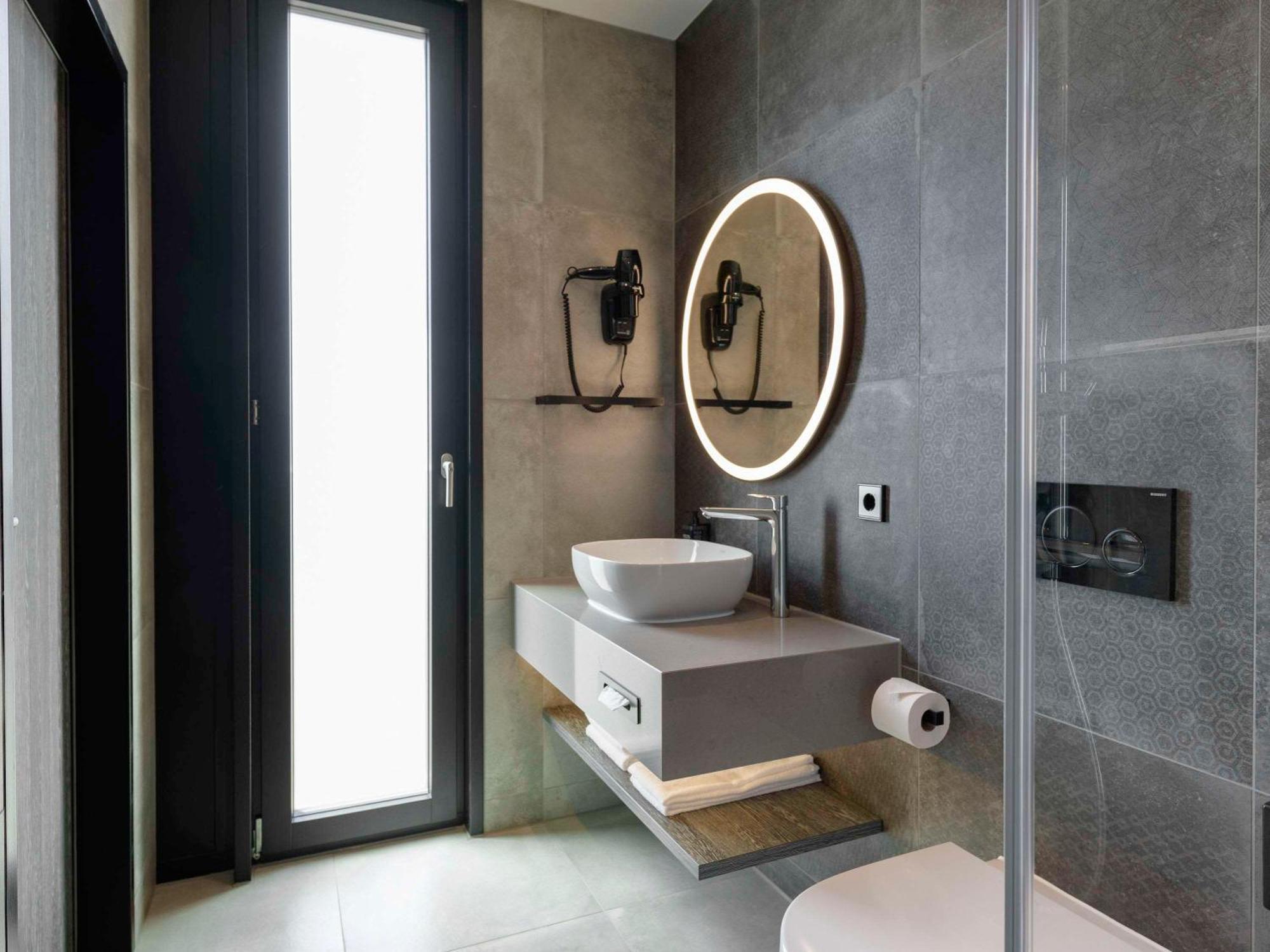 Hotel Ibis Styles FDH Esterno foto