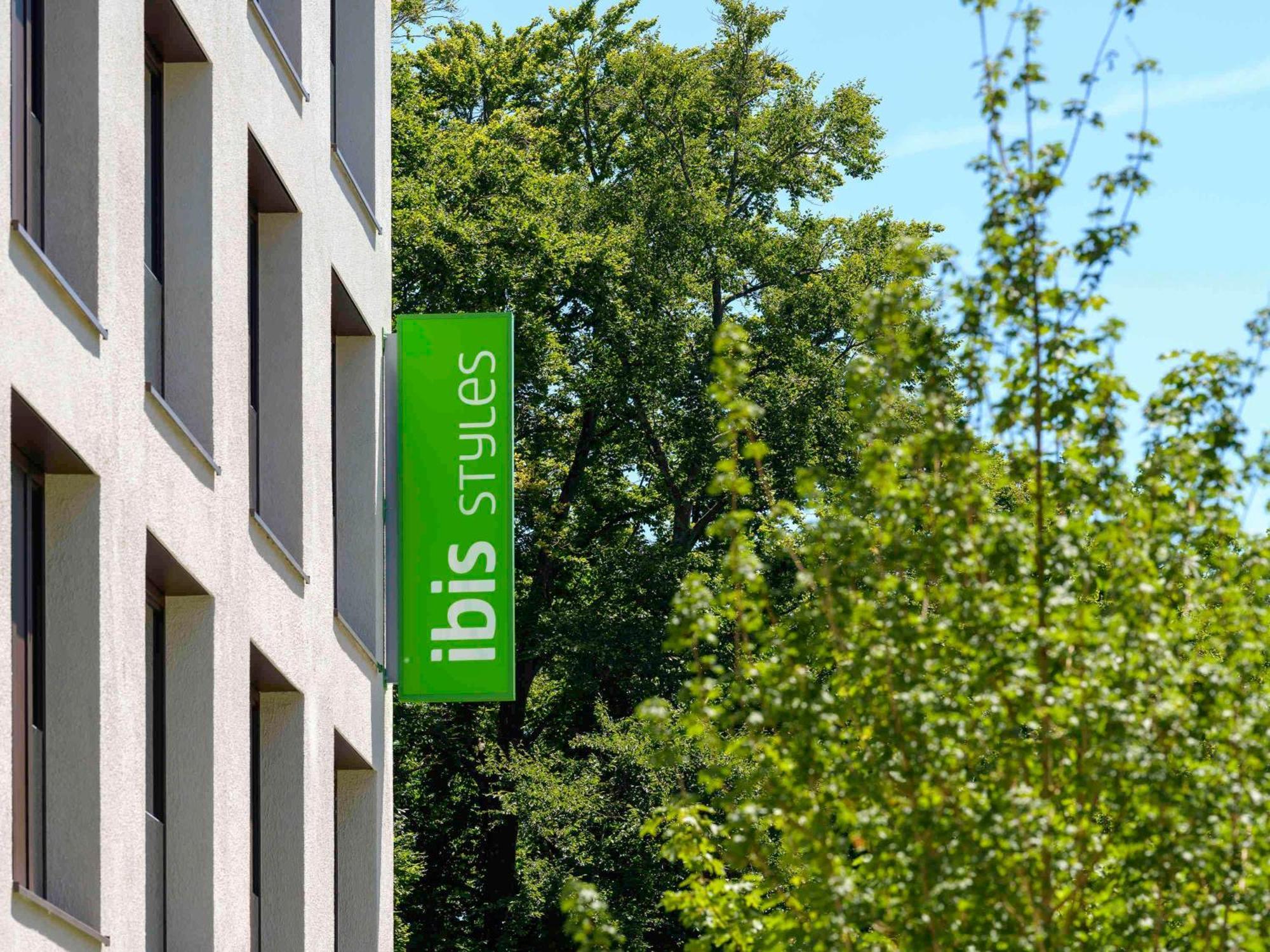 Hotel Ibis Styles FDH Esterno foto